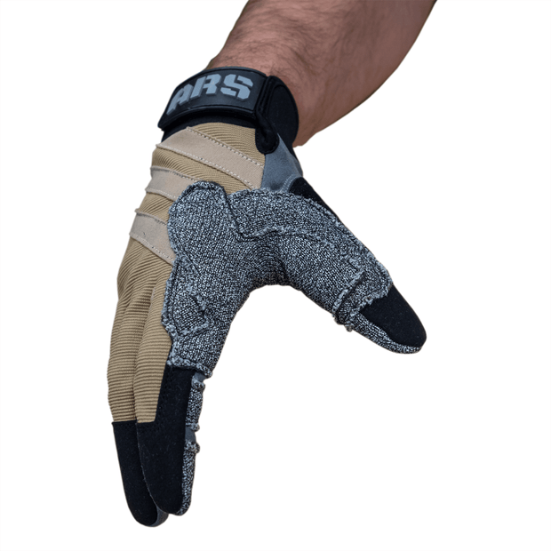 THE “GAUNTLET” HOIST OPERATORS GLOVE