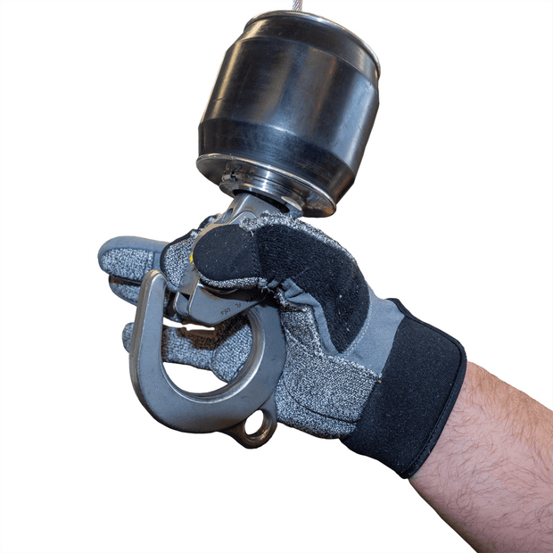 THE “GAUNTLET” HOIST OPERATORS GLOVE